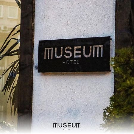 Museum Hotel Pristina Exterior foto