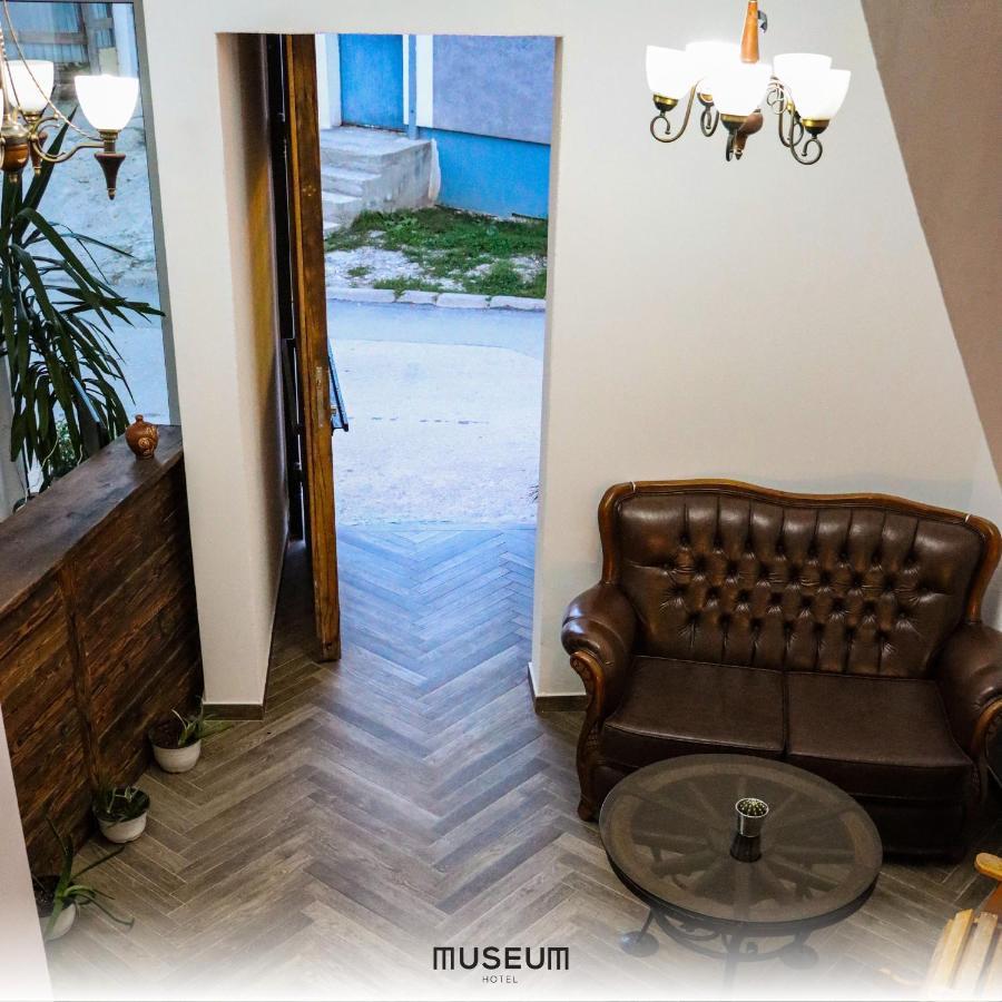 Museum Hotel Pristina Exterior foto